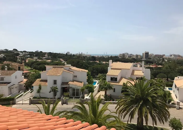 T4 Grand Townhouse Old Village * فيلامورا