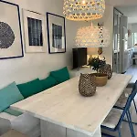 T4 Grand Townhouse Old Village